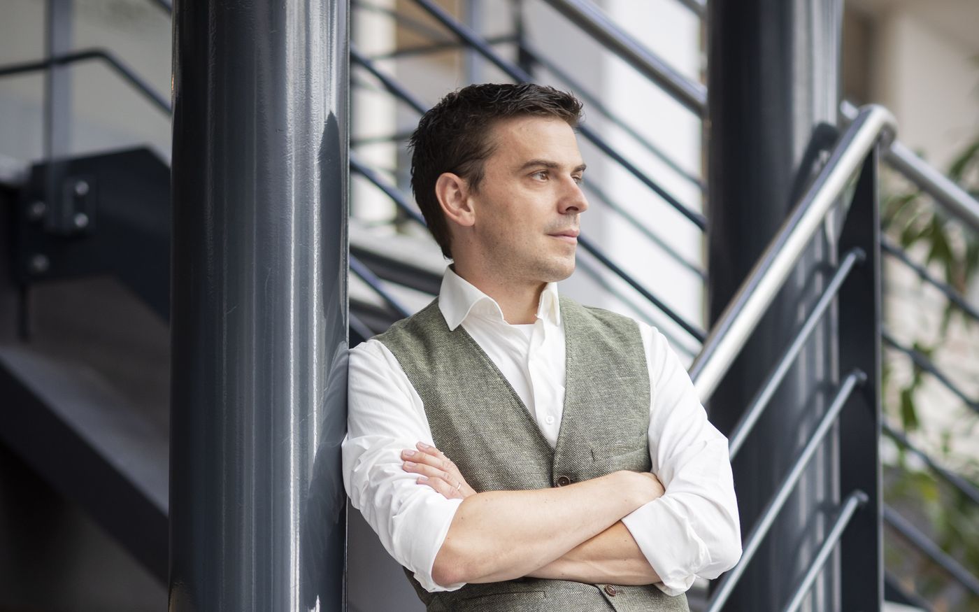 Hardwerkende ondernemer die ondanks een volle werkweek zijn bedrijf verkoopbaar wil maken